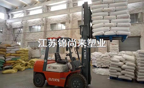 塑料托盘厂家整理,电动托盘叉车使用注意事项